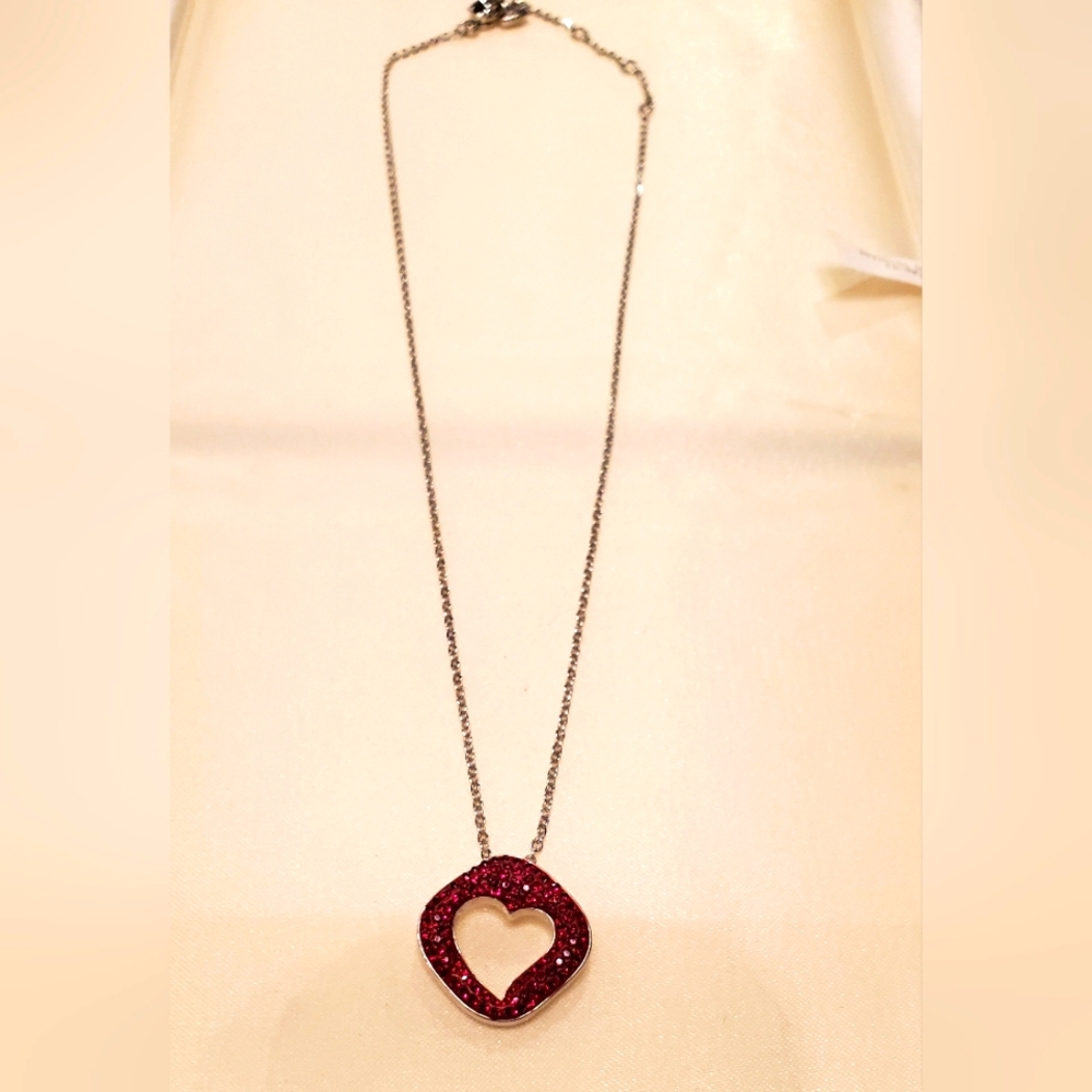SWAROVSKI HEART NECKLACE